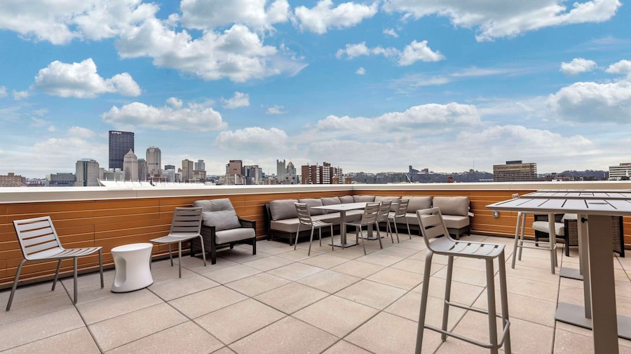Comfort Inn & Suites Pittsburgh-Northshore