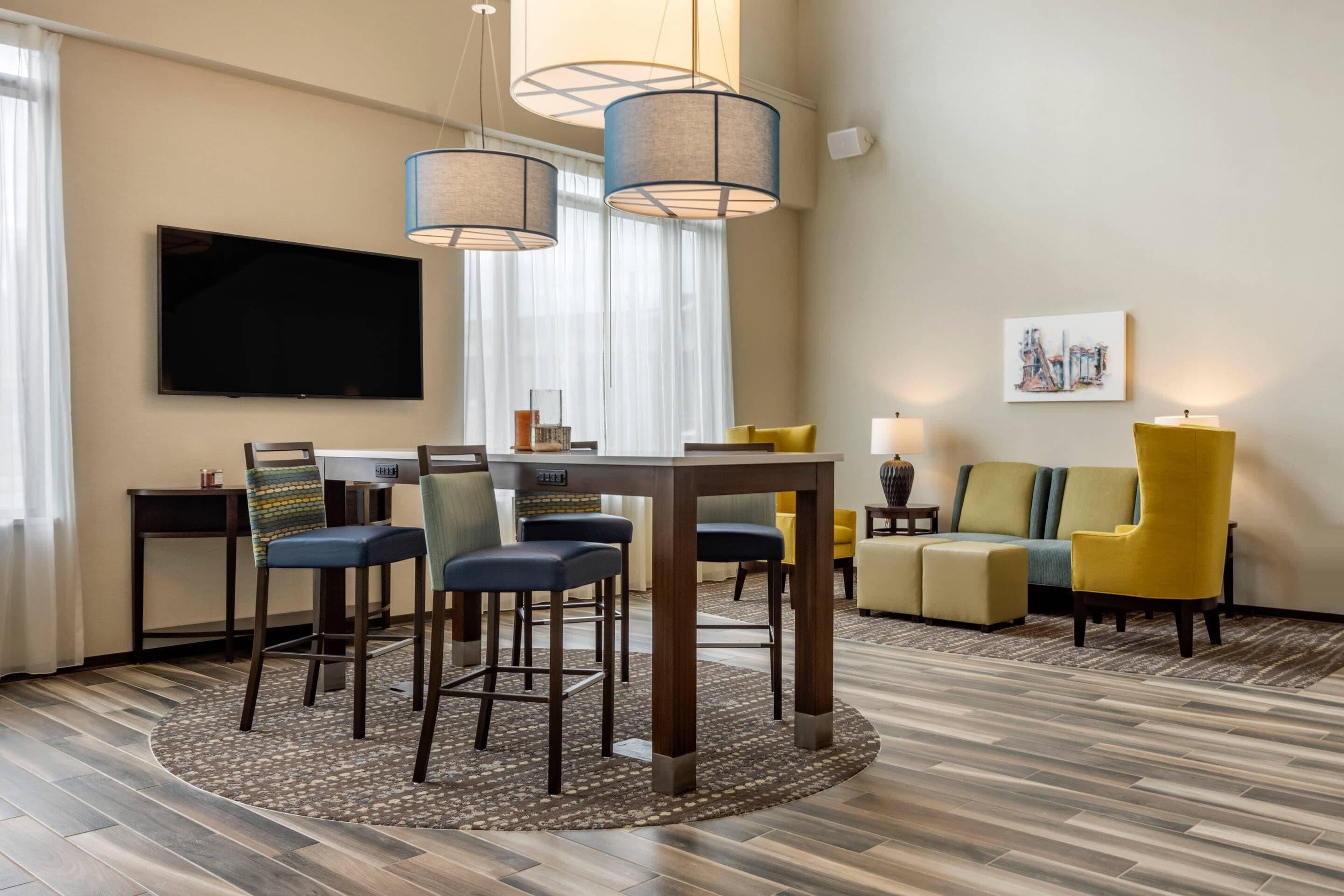 Photo - Comfort Inn & Suites Pittsburgh-Northshore