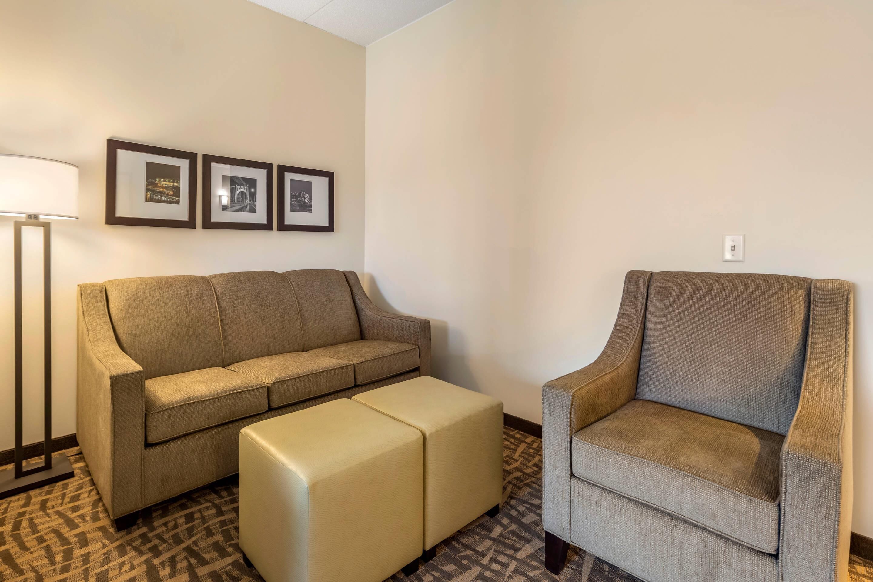 Photo - Comfort Inn & Suites Pittsburgh-Northshore