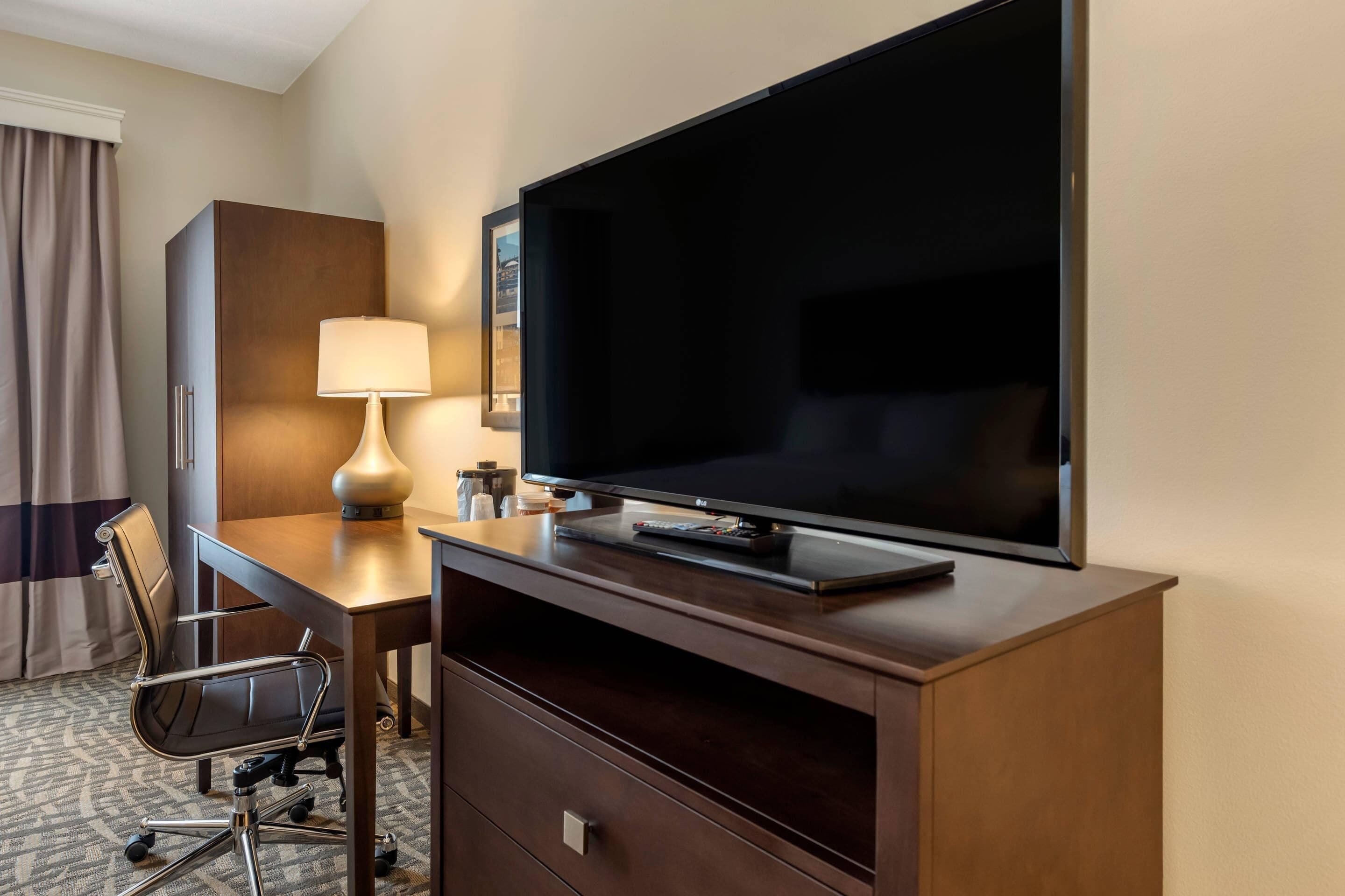 Photo - Comfort Inn & Suites Pittsburgh-Northshore