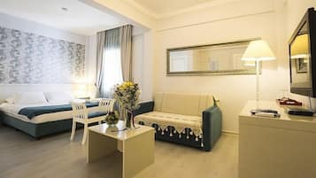 In-room safe, free WiFi, bed sheets