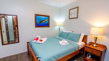 1 bedroom, in-room safe, iron/ironing board, free WiFi