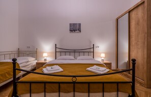 1 bedroom, iron/ironing board, WiFi, bed sheets