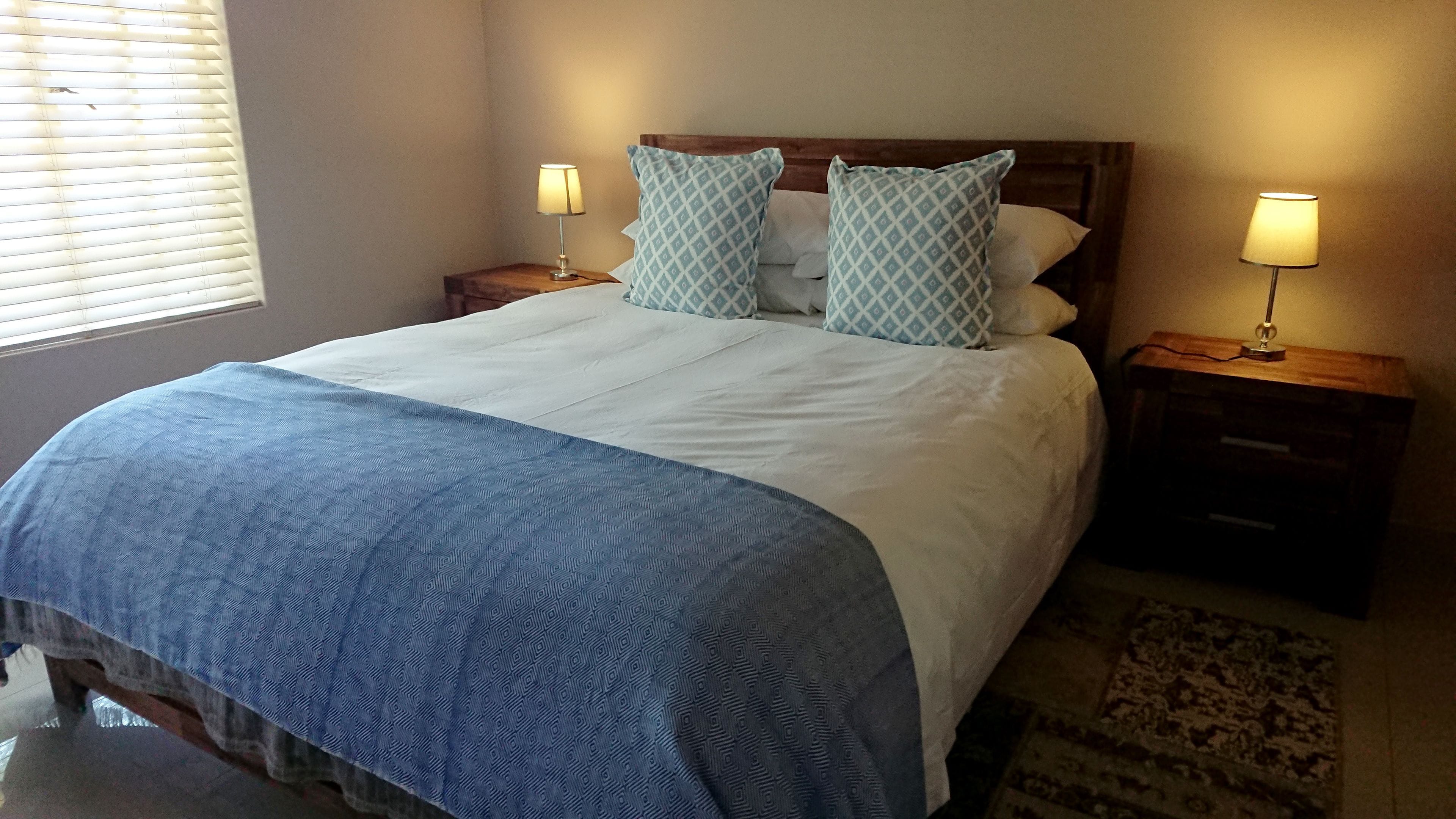 Suite, 1 kamar tidur | Brankas, meja kerja, tirai kedap cahaya, dan kedap suara