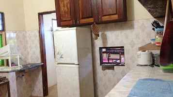 Nhà, 4 phòng ngủ | Bếp riêng | Tủ lạnh, bếp nấu, nồi cơm, dụng cụ nấu nướng/bát dĩa/dao nĩa