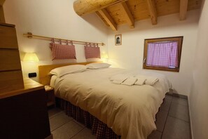 2 camere, ferro/asse da stiro, Wi-Fi gratuito, lenzuola