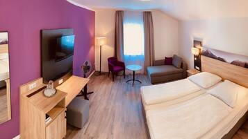 Caja de seguridad en la habitación y escritorio