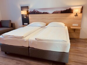 Coffre-fort, bureau, espace de travail pour ordinateurs portables