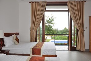 Desk, rollaway beds, free WiFi, bed sheets