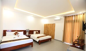 Superior Double Room | Desk, rollaway beds, free WiFi, bed sheets - Phu Hung Thinh Villa (Da Nang)