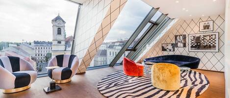 Appartement panoramique | Salle de séjour | Téléviseur connecté