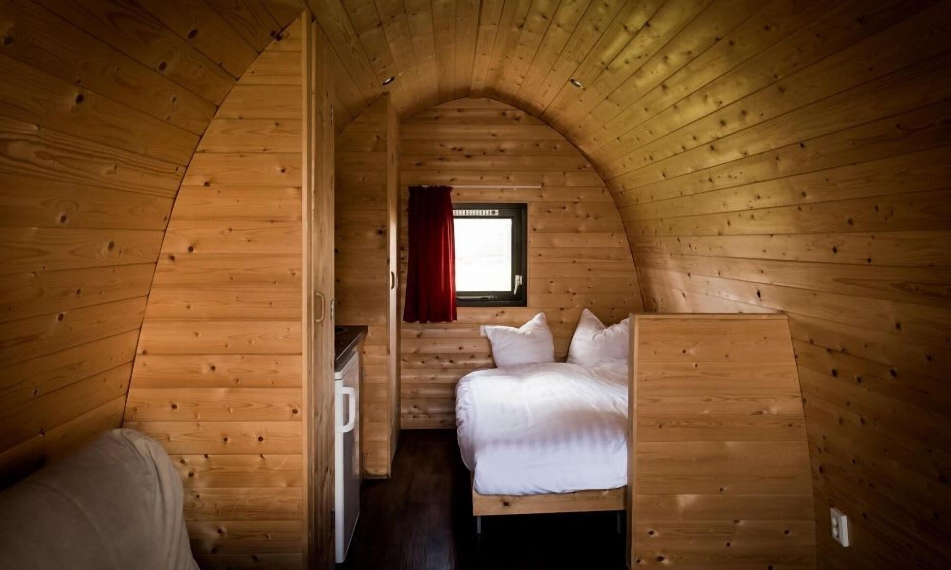 2 bedrooms, individually decorated, individually furnished, free WiFi