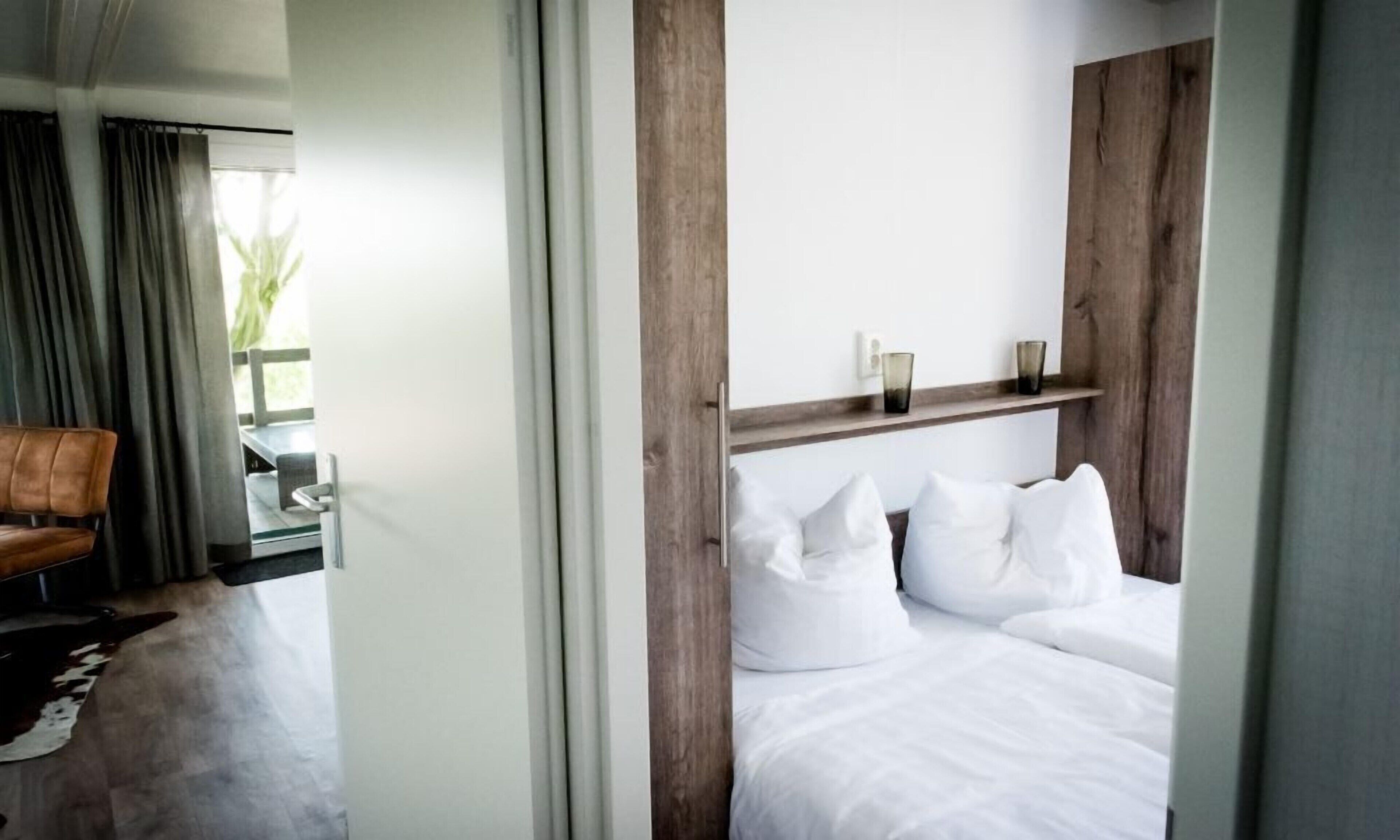 2 bedrooms, individually decorated, individually furnished, free WiFi