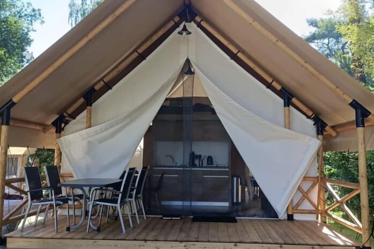 2 bedrooms, individually decorated, individually furnished, free WiFi