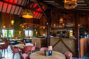 Breakfast, lunch and dinner served  - Europarcs Gulperberg (Gulpen)