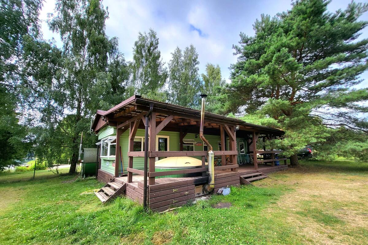 Cottage | 3 bedrooms, iron/ironing board, free WiFi, bed sheets