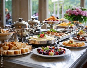 Desayuno buffet diario (PLN 25 por persona)