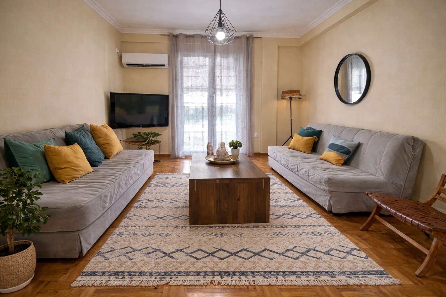 อพาร์ทเมนท์ | บริเวณนั่งเล่น | ทีวีจอแบน