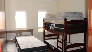 Casa família, várias camas, para não fumantes | 5 quartos, Wi-Fi de cortesia