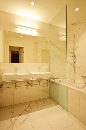 Premium Apartment | Bathroom - Premium Residence near Parliament (Vienna)