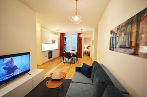 Premium Apartment | Living area | Flat-screen TV - Premium Residence near Parliament (Vienna)