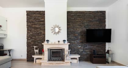 Sesimbra Stylish Villa by Homing