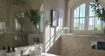 Sesimbra Stylish Villa by Homing