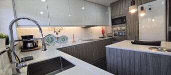 Sesimbra Stylish Villa by Homing