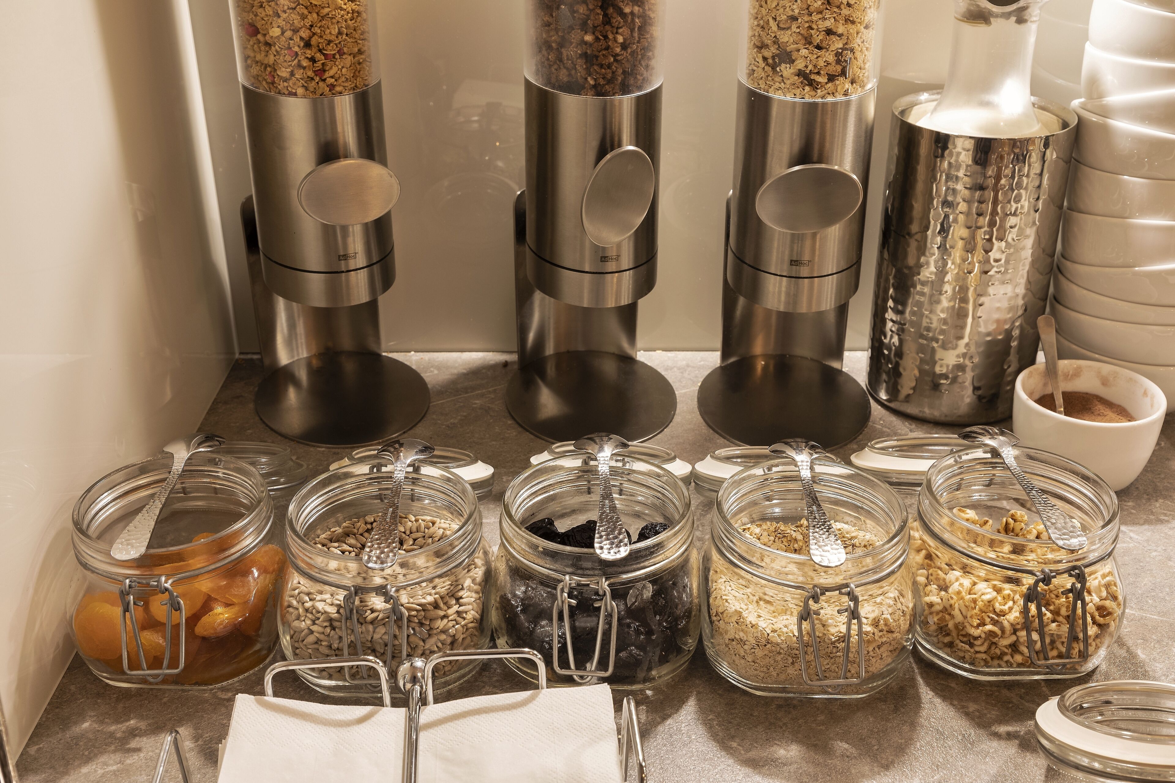 daily cooked-to-order breakfast (eur 13 per person)