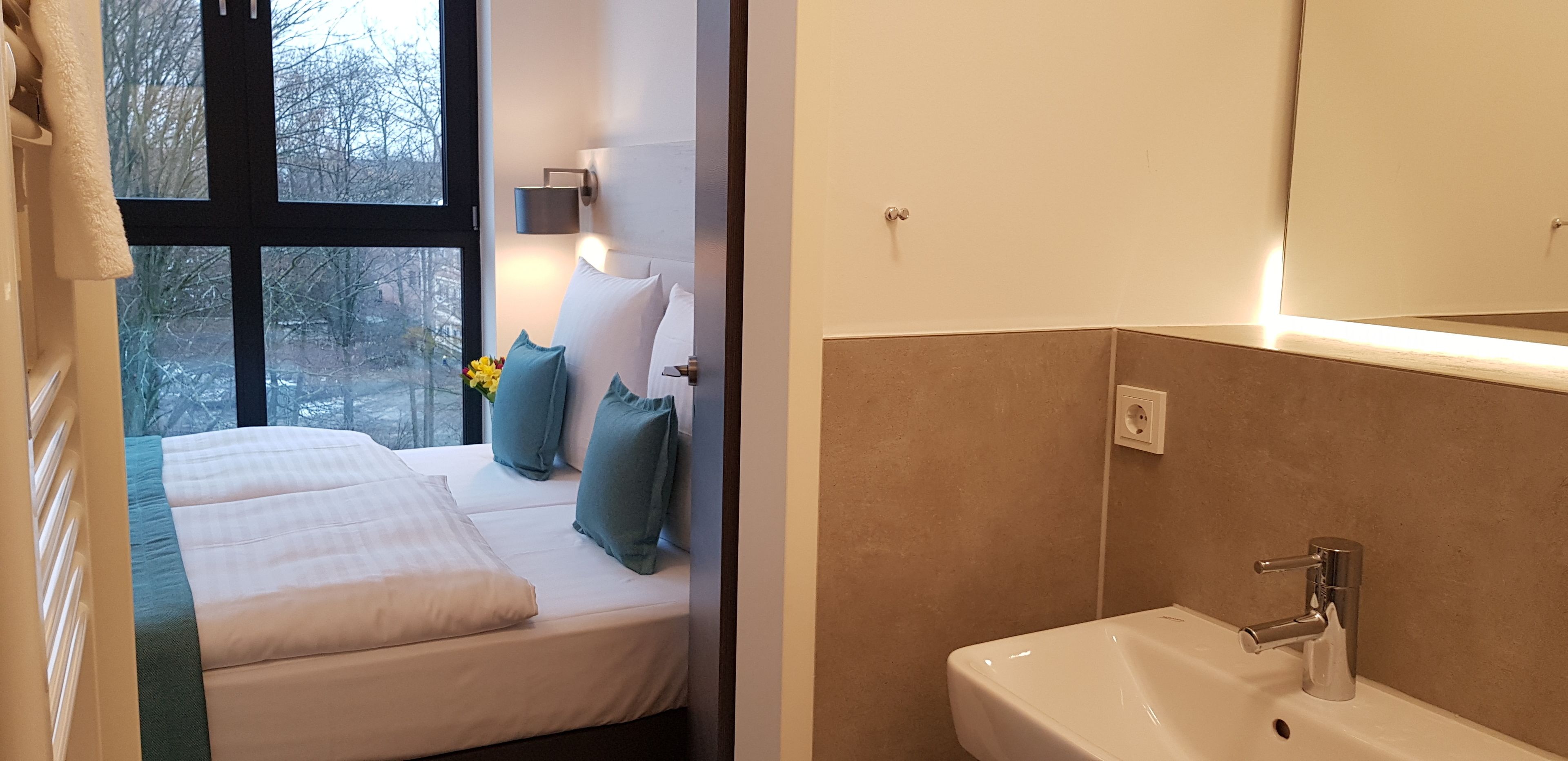 double room | hypo-allergenic bedding, minibar, desk, laptop workspace