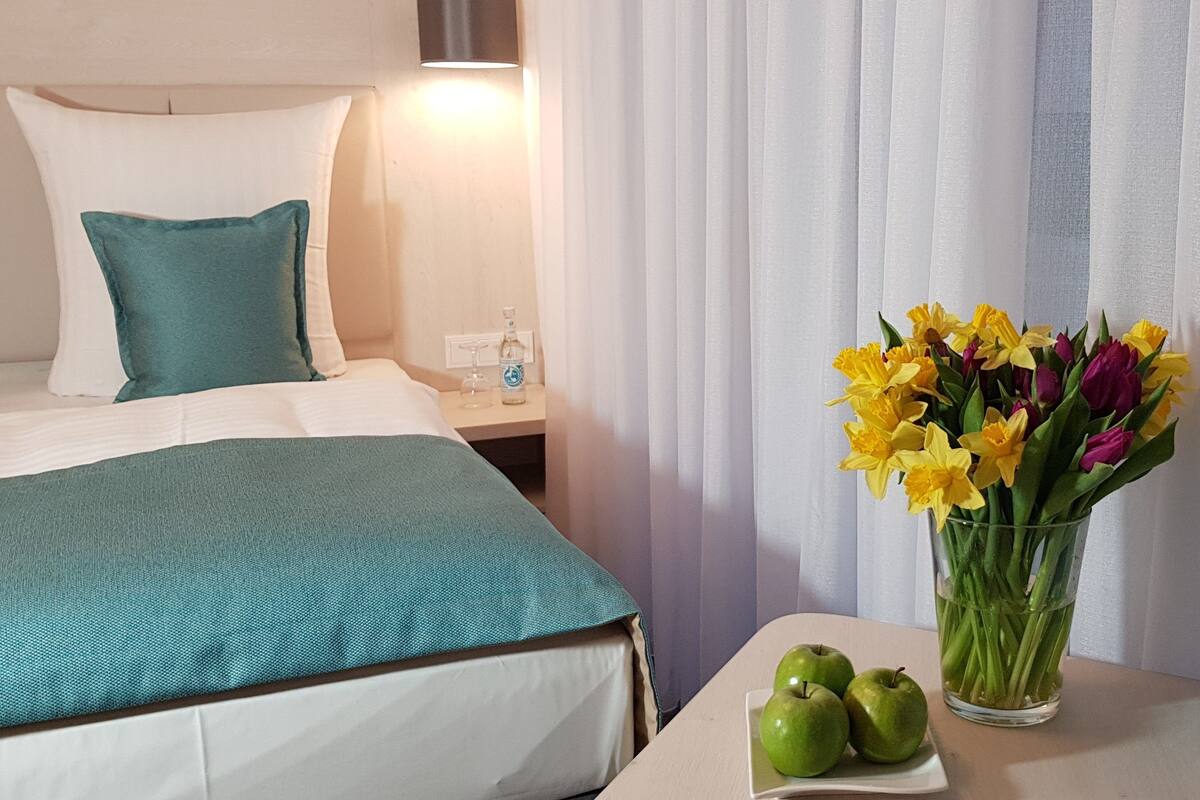 Single Room | Hypo-allergenic bedding available, minibar, desk, laptop workspace