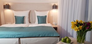 Double Room | Hypo-allergenic bedding, minibar, desk, laptop workspace - Apricot Hotel (Hamburg)