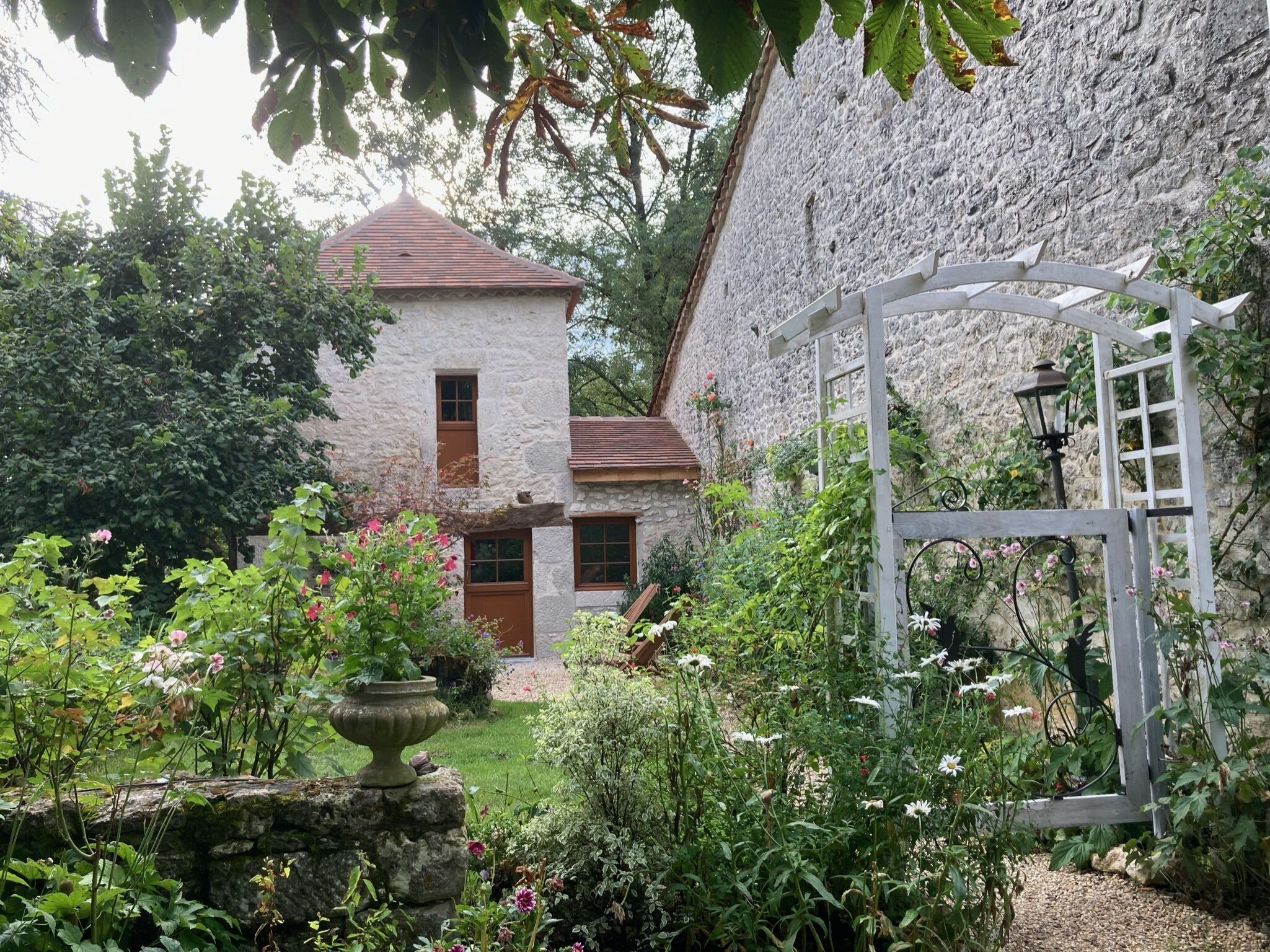 المنشأة من الخارج