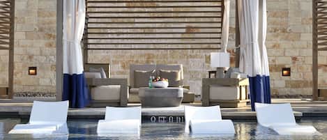 Seasonal outdoor pool, sun loungers