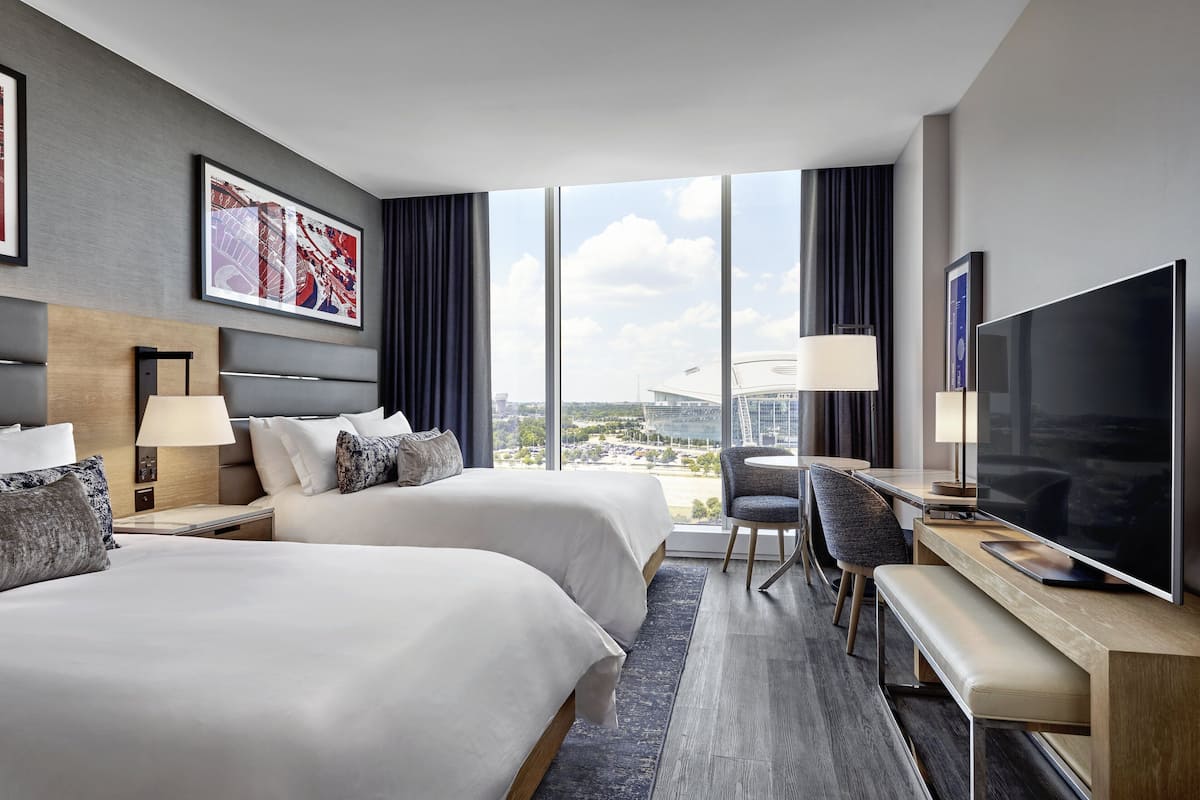 1 bedroom, premium bedding, minibar, in-room safe