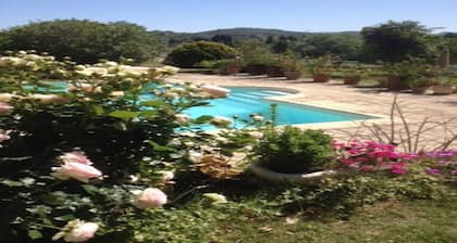 CHALET IN THE HEART OF THE ALPILLES