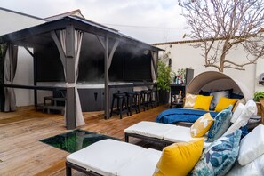 مغطس سبا خارجي