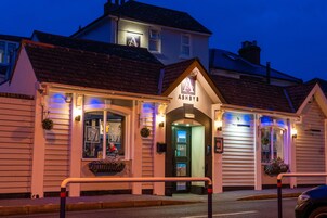 숙박 시설 정면