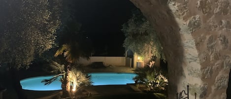 Piscina all'aperto, una piscina riscaldata