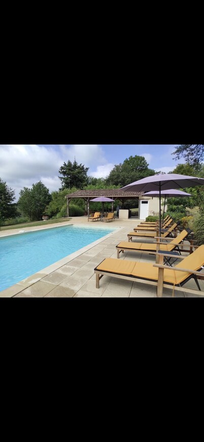 Residence in the heart of Perigord with heated pool