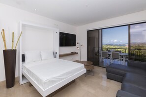 2 bedrooms, in-room safe, iron/ironing board, free WiFi