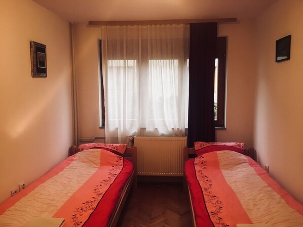 Soundproofing, free WiFi, bed sheets