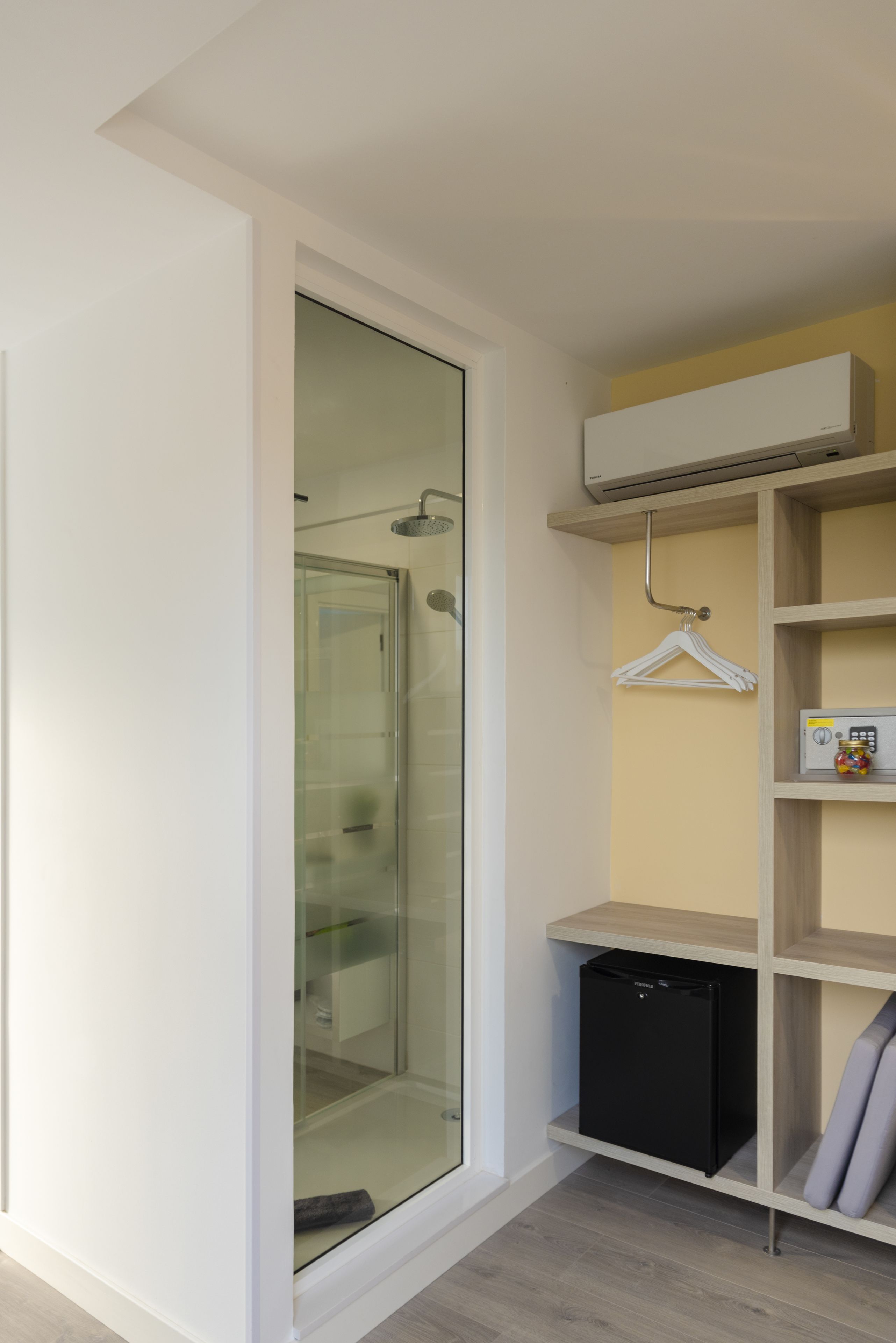 suite, terrace | living area | flat-screen tv