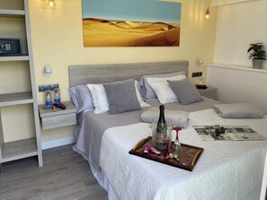 Premium bedding, memory foam beds, in-room safe, soundproofing - La Palmera Hotel Boutique (Las Palmas de Gran Canaria)