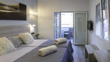 Double Room, Patio | Premium bedding, memory foam beds, in-room safe, soundproofing