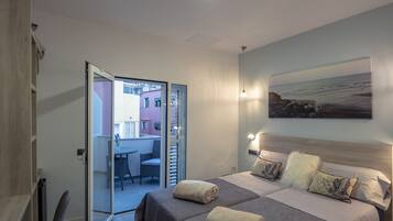 Double Room, Patio | Premium bedding, memory foam beds, in-room safe, soundproofing