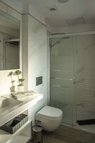 Double Room, Balcony | Bathroom | Shower, slippers, towels