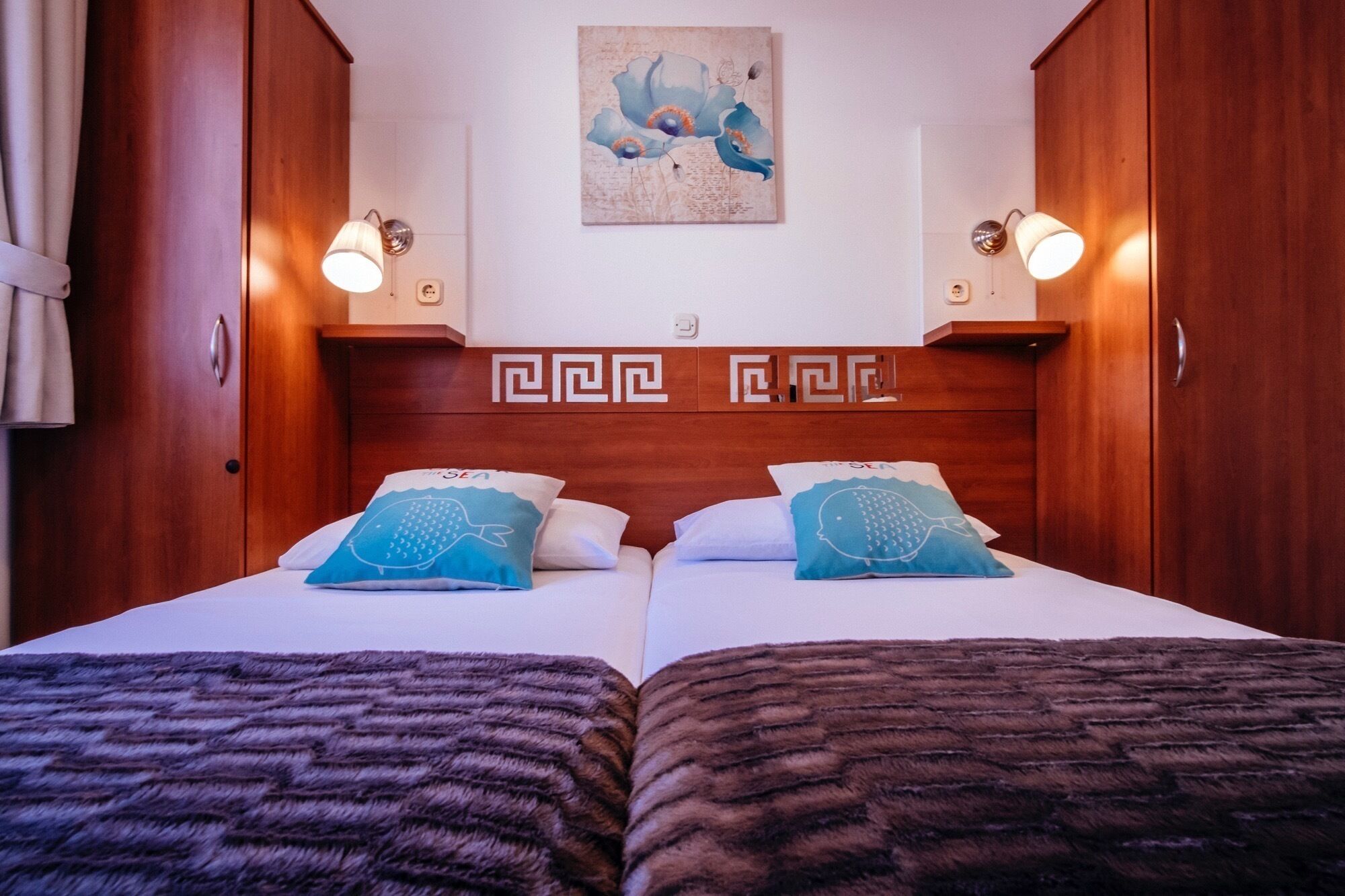 1 bedroom, in-room safe, WiFi, bed sheets