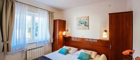 1 bedroom, in-room safe, WiFi, bed sheets