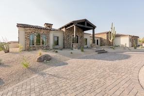 Exterior - Luxury Villa Near Four Seasons Resort and Troon North Golf Course (Scottsdale)